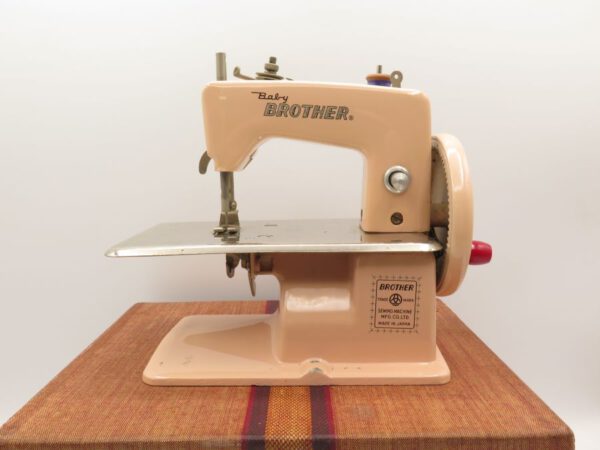 mini pink sewing machine