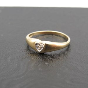 heart shaped gold ring